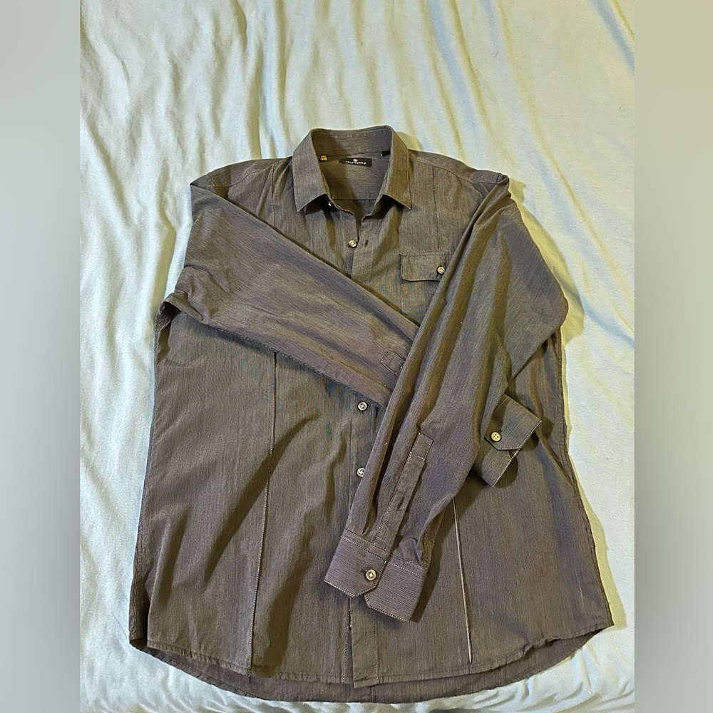 7 Diamonds Men’s Button Up Shirt. Size L. Fits small.